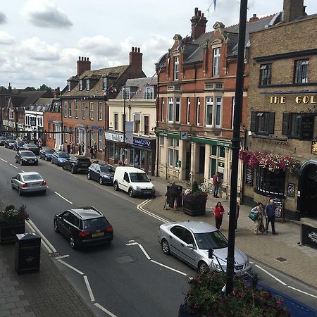 ניומרקט The Rutland Arms Hotel מראה חיצוני תמונה