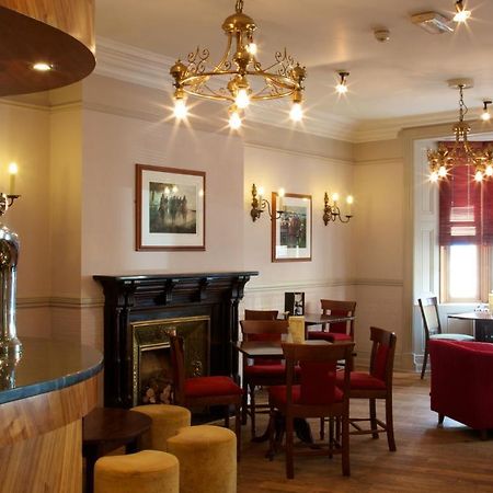 ניומרקט The Rutland Arms Hotel מראה חיצוני תמונה