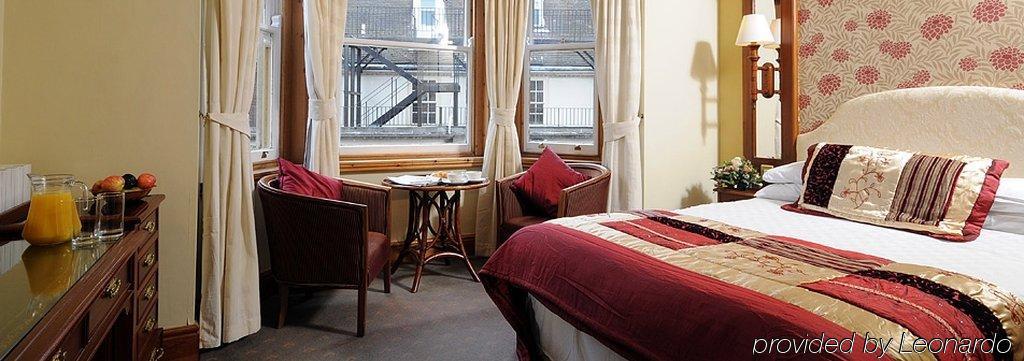 ניומרקט The Rutland Arms Hotel מראה חיצוני תמונה