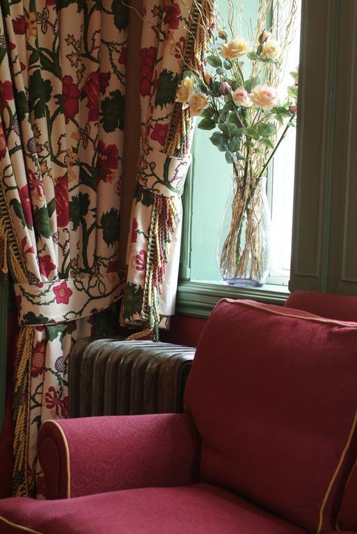 ניומרקט The Rutland Arms Hotel מראה חיצוני תמונה