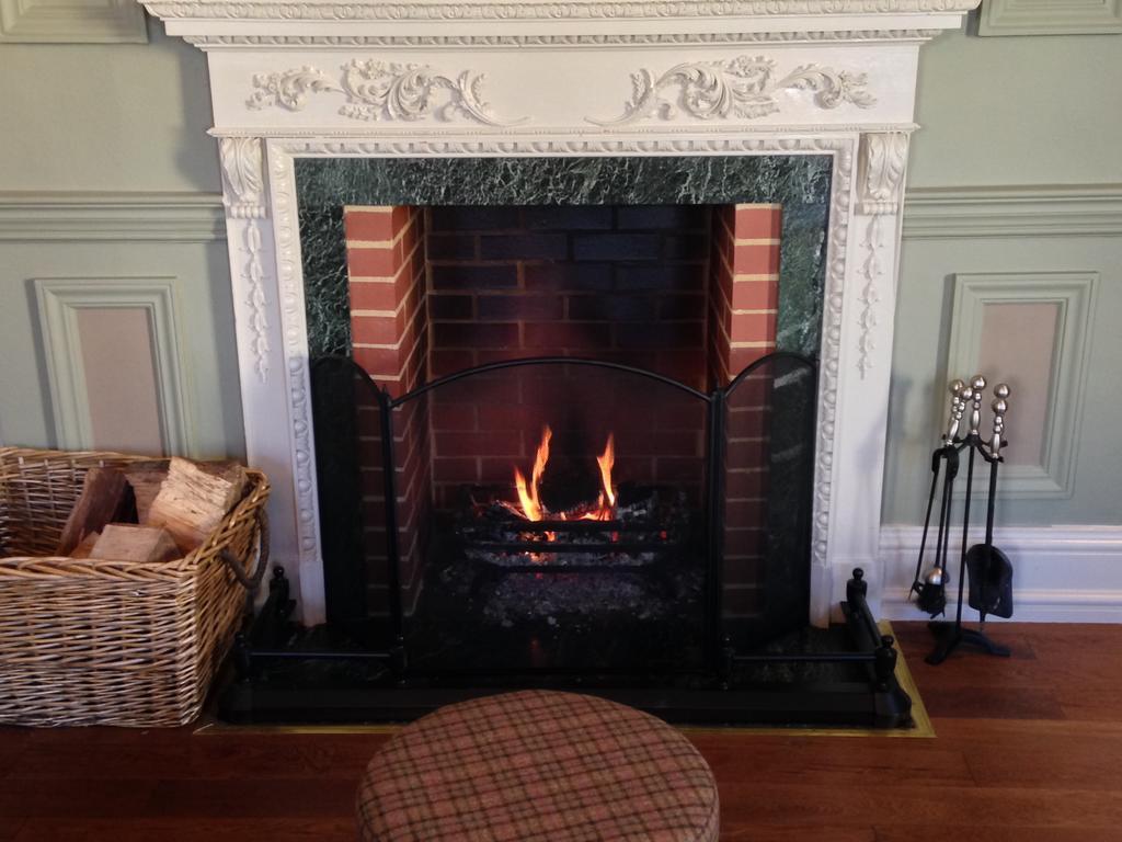 ניומרקט The Rutland Arms Hotel מראה חיצוני תמונה
