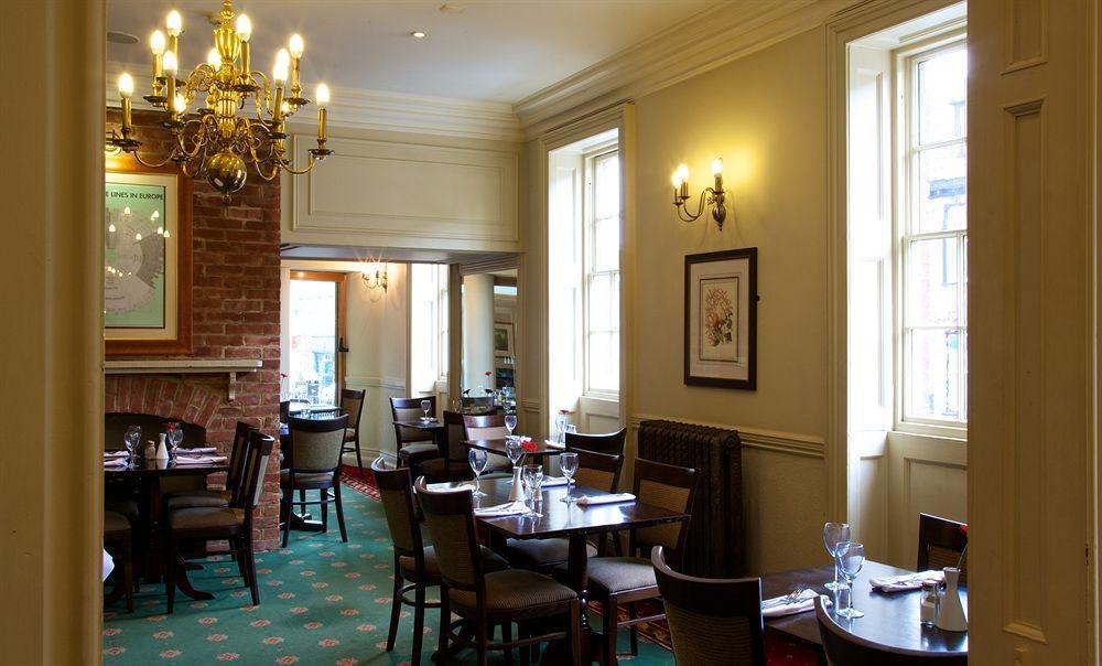 ניומרקט The Rutland Arms Hotel מראה חיצוני תמונה