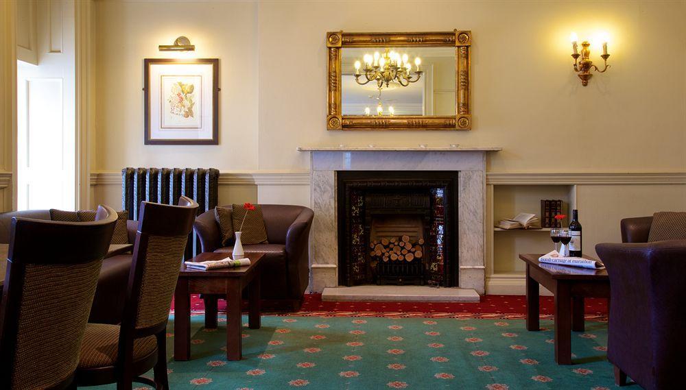 ניומרקט The Rutland Arms Hotel מראה חיצוני תמונה