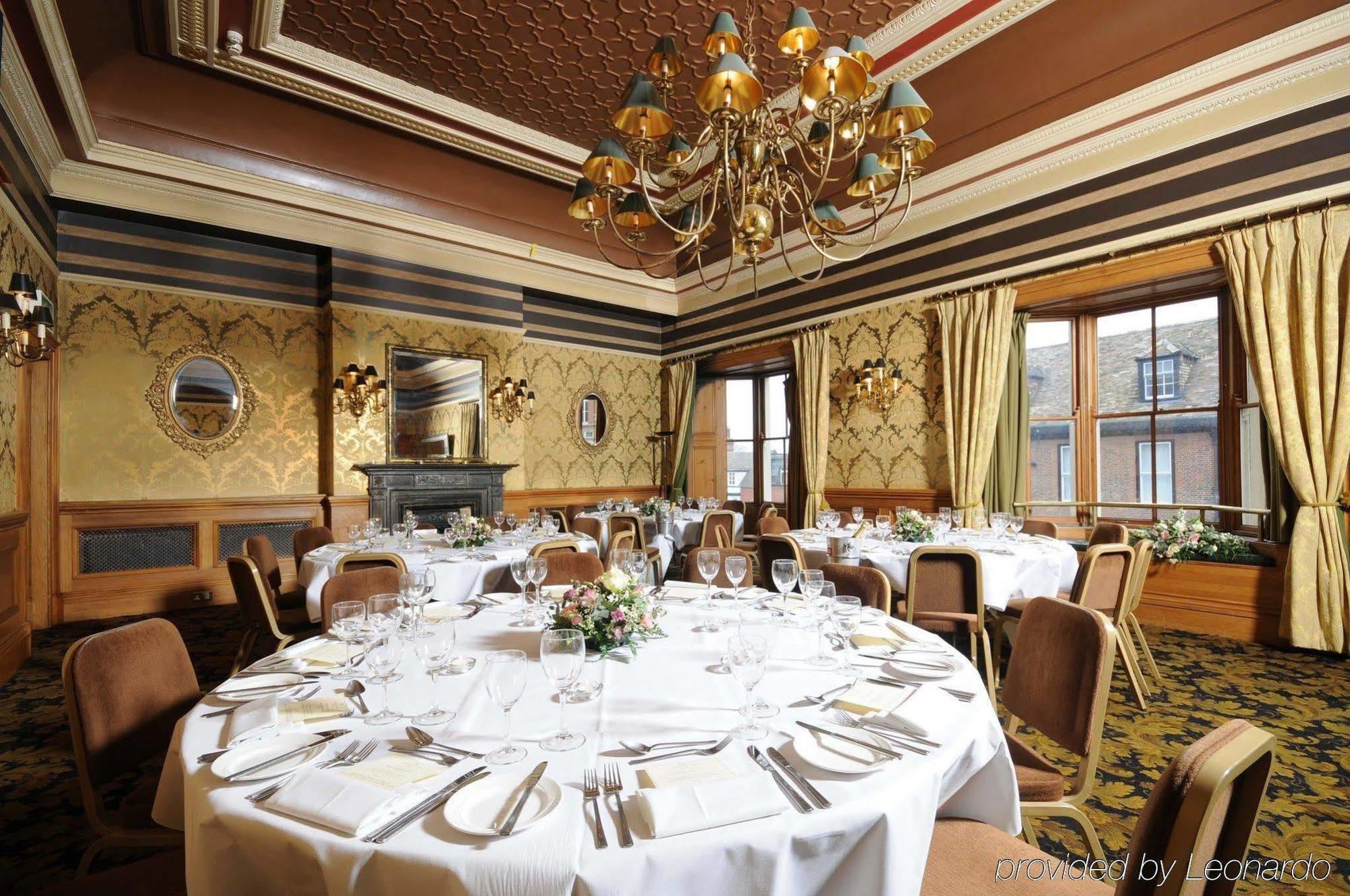 ניומרקט The Rutland Arms Hotel מסעדה תמונה