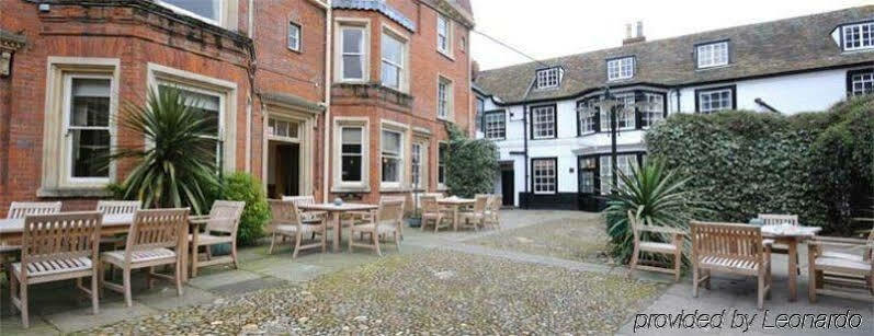 ניומרקט The Rutland Arms Hotel מראה חיצוני תמונה